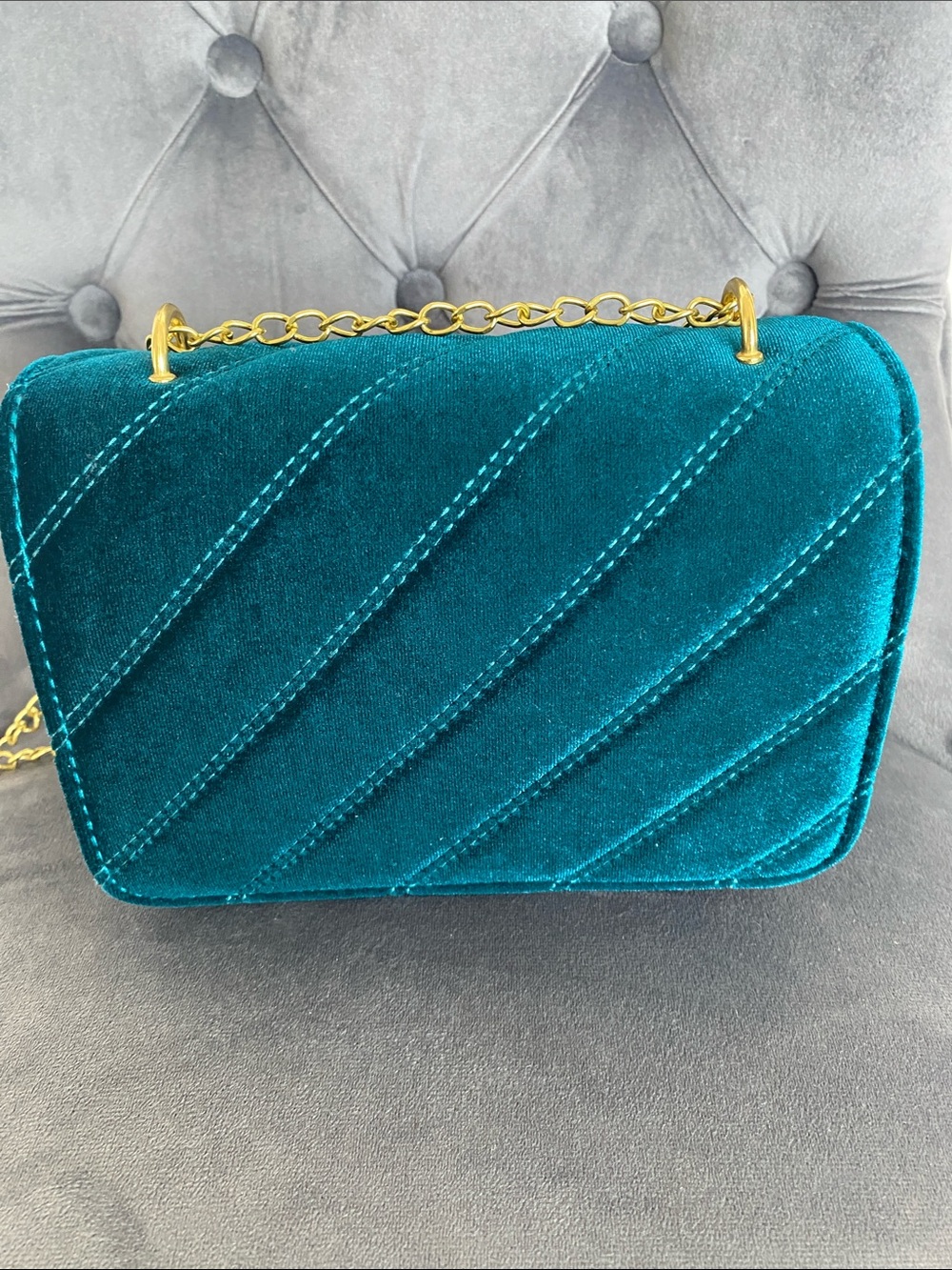 NWOT Teal Velvet Chain Crossbody Bag with Gold Hardware - Picture 7 of 10